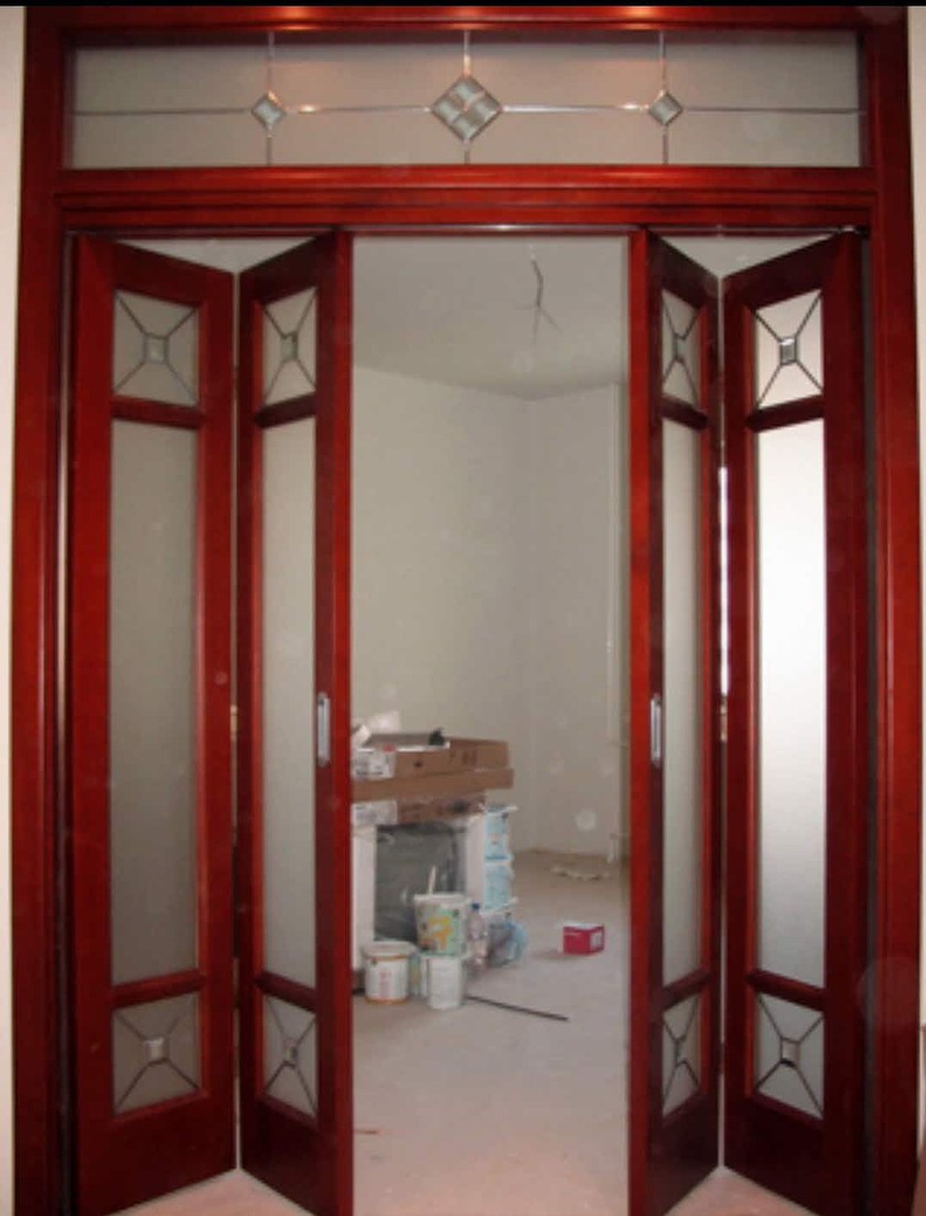 Дверь гармошка с декоративными стеклянными вставками Курган